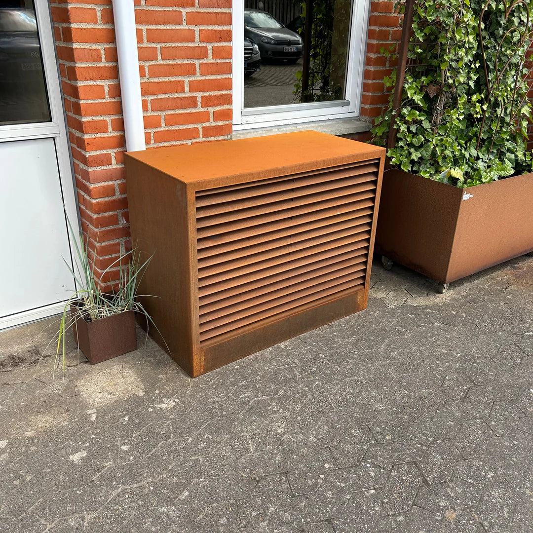 Overkapping voor warmtepomp van cortenstaal, geribbeld model