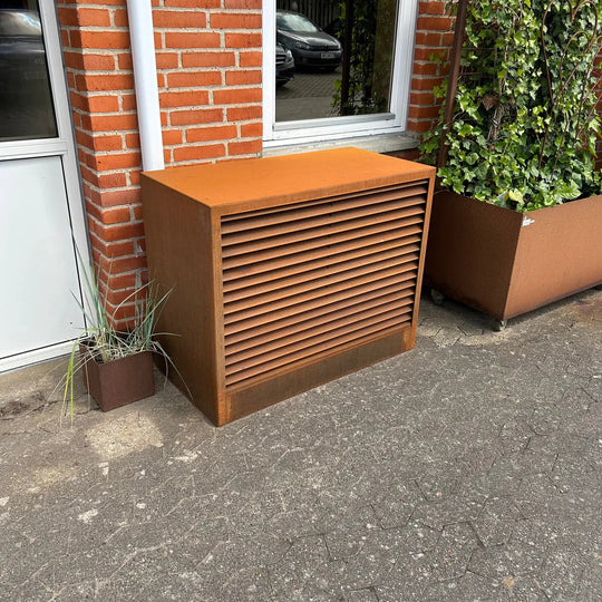 Overkapping voor warmtepomp van cortenstaal, geribbeld model