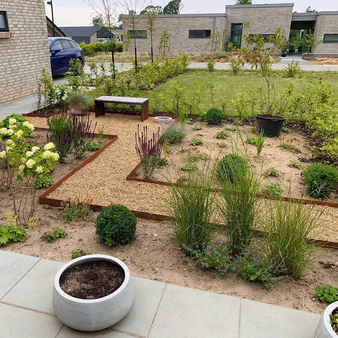 Borderrand van 2 mm cortenstaal