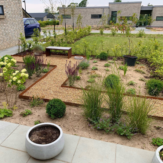 Borderrand van 2 mm cortenstaal