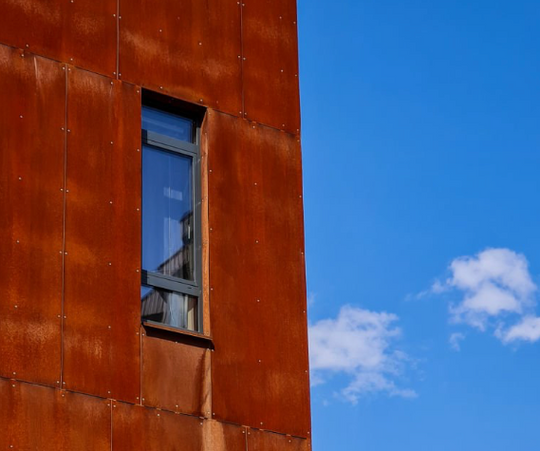Maatwerk: Gevelpanelen van cortenstaal