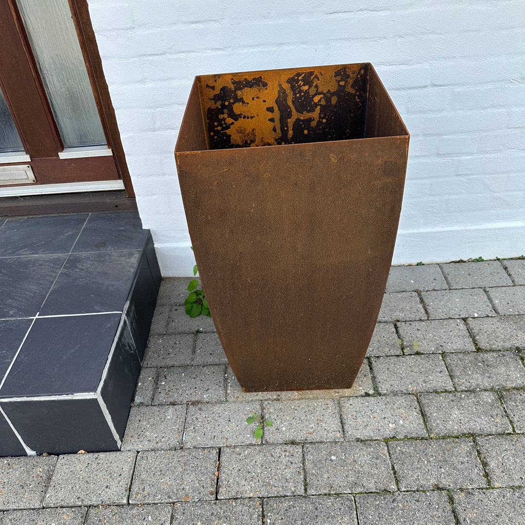 Conische plantenbakken