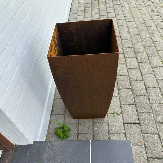 Conische plantenbakken