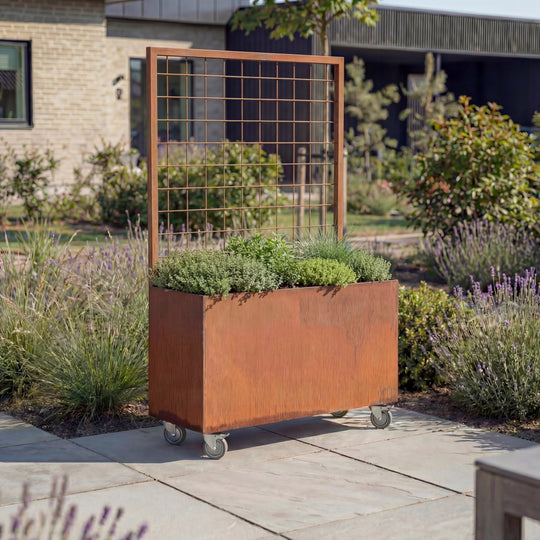 Plantenbak met trellis