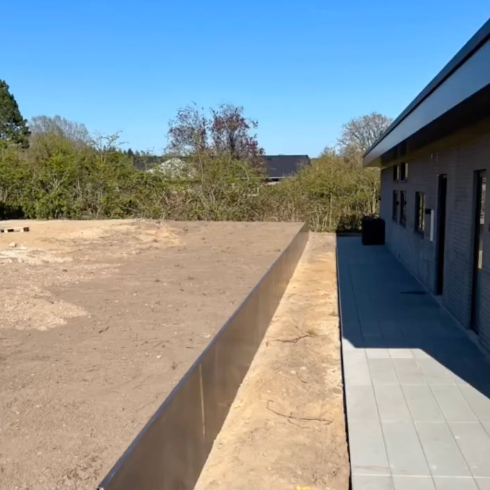 Maatwerk: Keerwand van cortenstaal