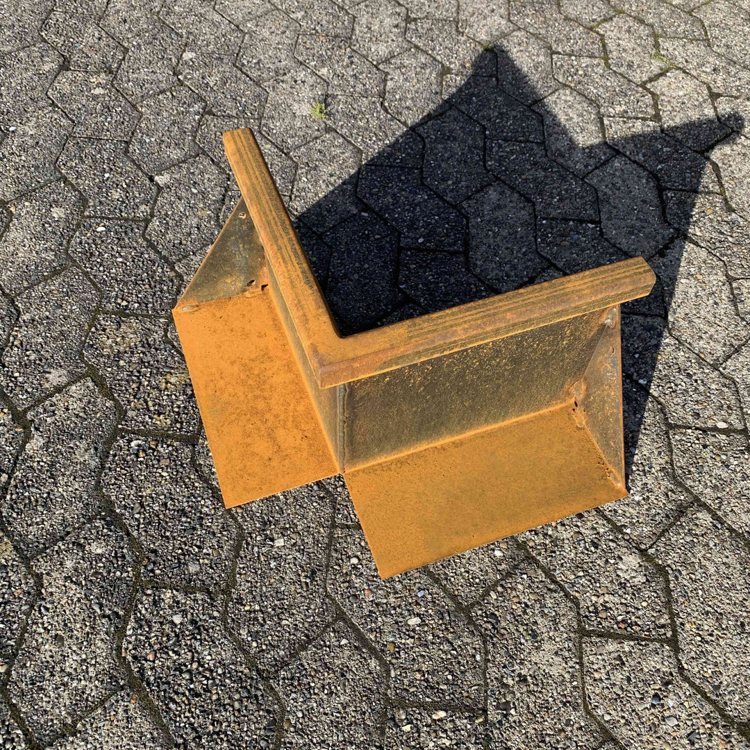 Binnenhoekelement voor keerwanden van cortenstaal